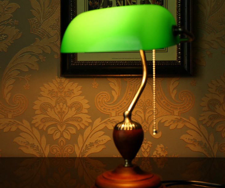 Настольная лампа зеленая